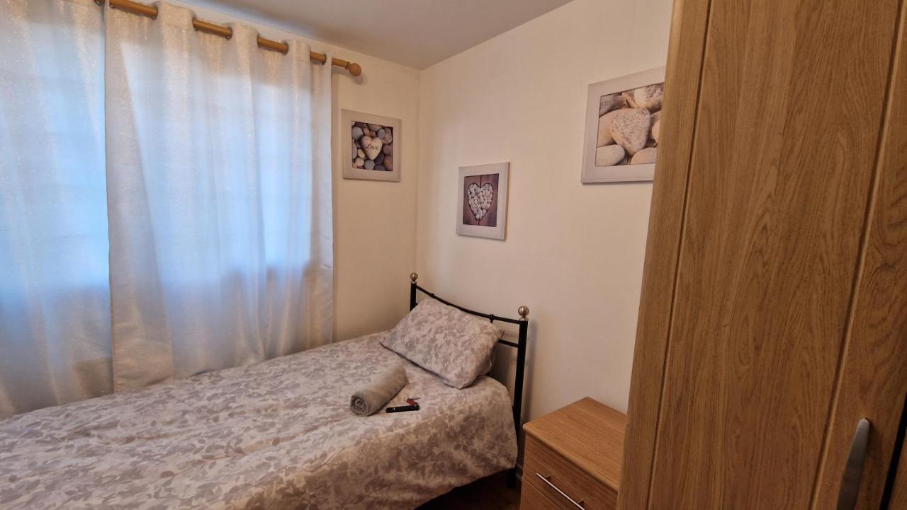 Shergold House Суиндън Екстериор снимка